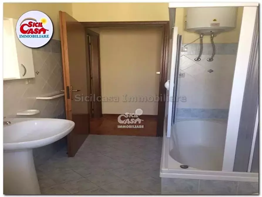 Immagine 10 di Casa trifamiliare in vendita  a Marsala