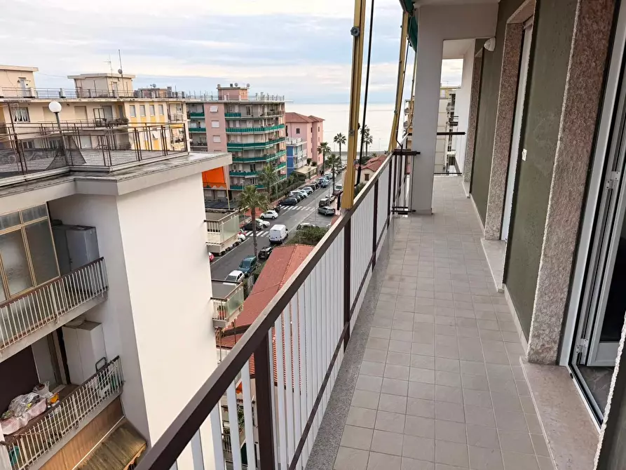 Immagine 2 di Casa trifamiliare in affitto  a Ventimiglia