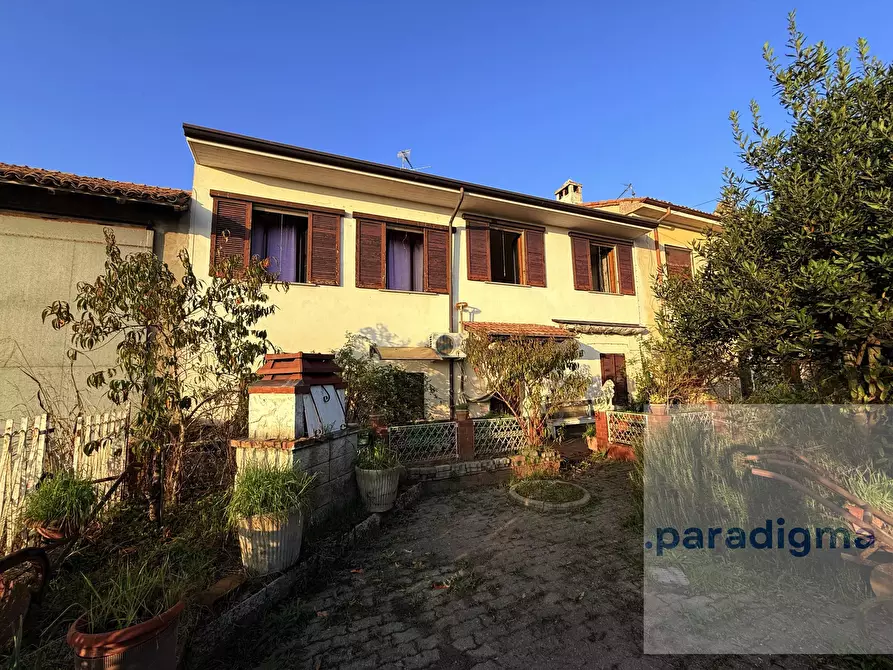 Immagine 2 di Casa trifamiliare in vendita  a Alluvioni Cambio'
