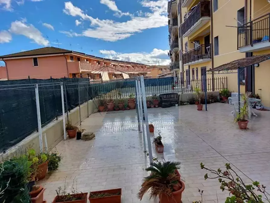 Immagine 1 di Casa trifamiliare in vendita  in Via Pitagora a Floridia