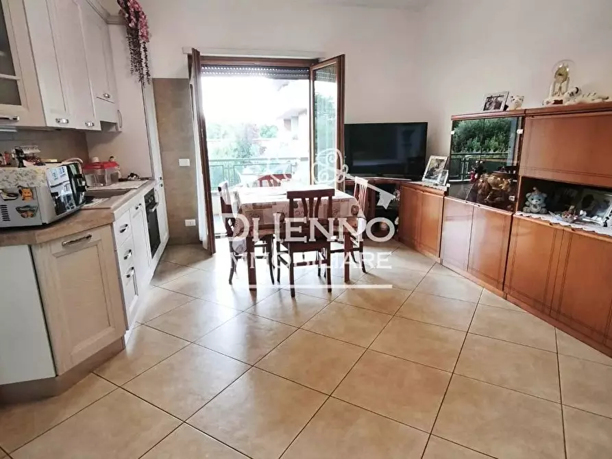 Immagine 18 di Casa trifamiliare in vendita  in Largo Ines Bedeschi a Roma