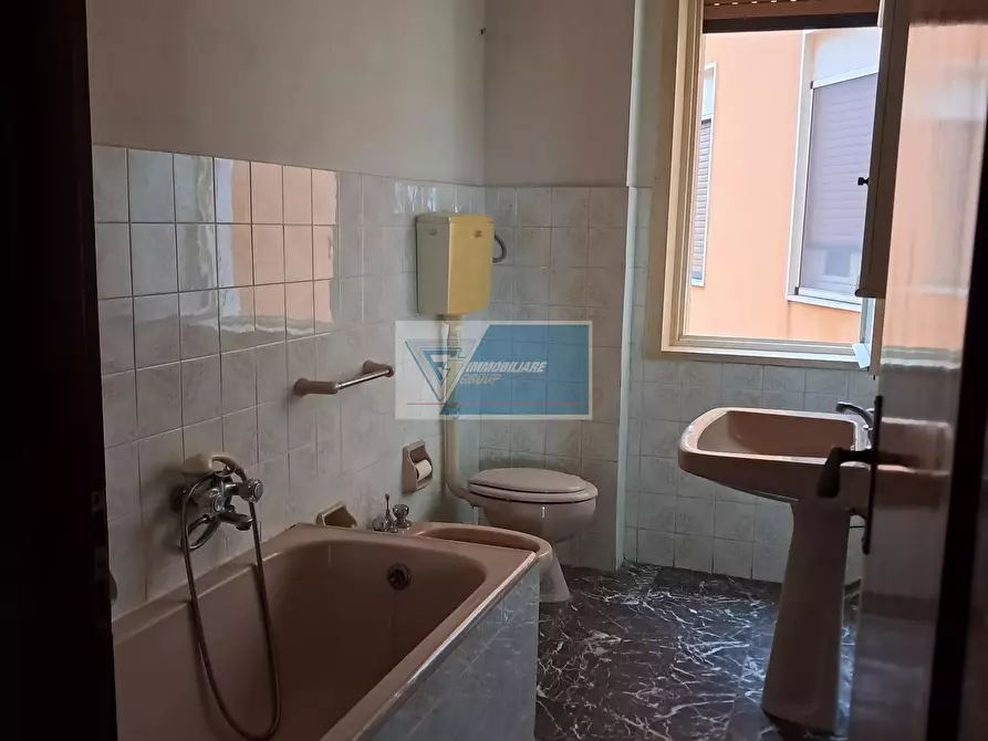 Immagine 10 di Casa trifamiliare in vendita  a Buccheri