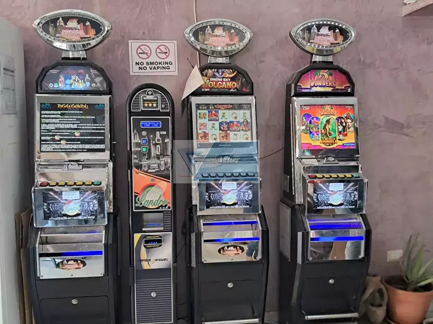 Immagine 11 di Casa trifamiliare in vendita  a Buccheri