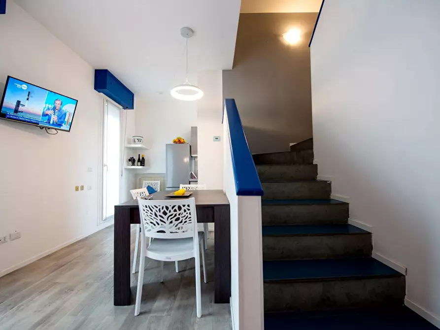 Immagine 3 di Casa trifamiliare in vendita  a Cattolica