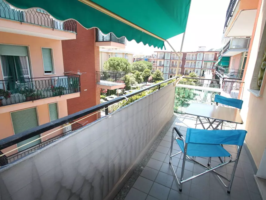 Immagine 21 di Casa trifamiliare in vendita  in Corso Leonardo da Vinci 6 a Borghetto Santo Spirito