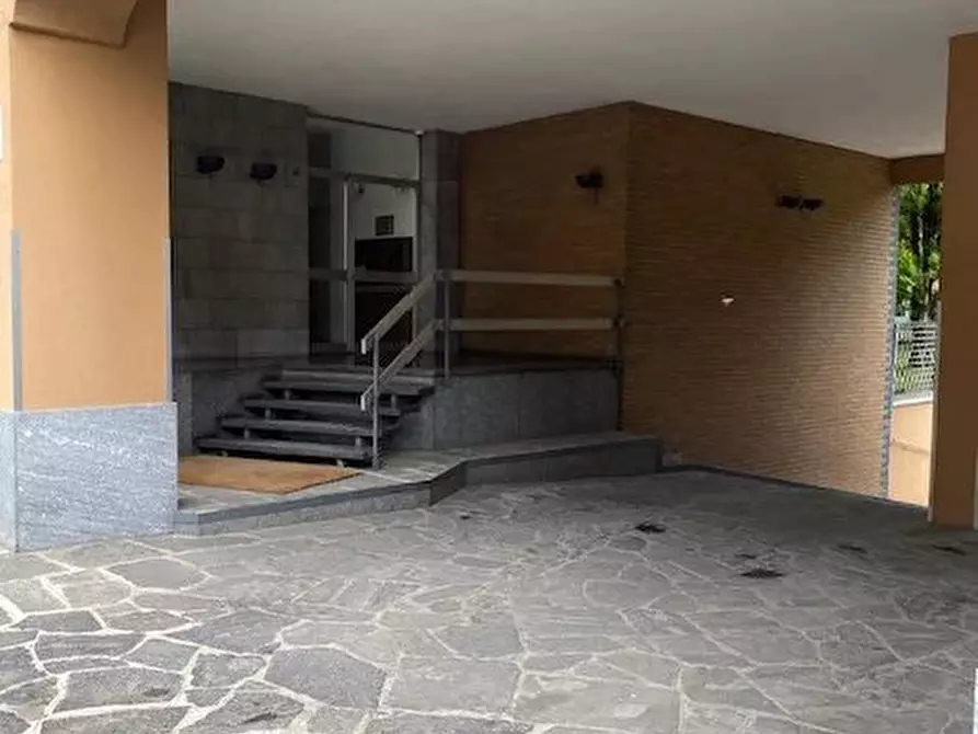 Immagine 43 di Casa trifamiliare in affitto  in VIA RONCHI a Milano