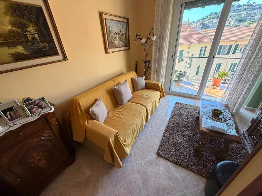 Immagine 3 di Casa trifamiliare in vendita  in Via Cavour, 7 a Ventimiglia
