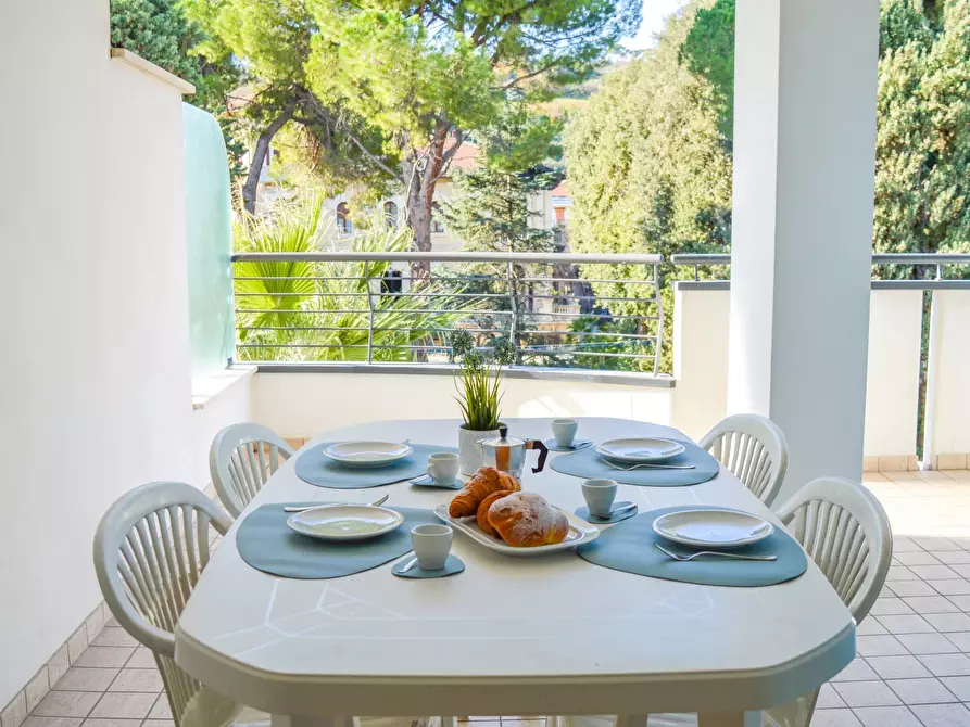 Immagine 5 di Casa trifamiliare in vendita  in via Gabriele D'Annunzio, 209. a Pineto