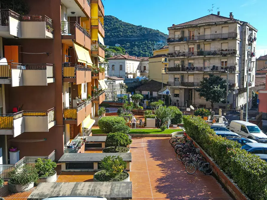 Immagine 40 di Casa trifamiliare in vendita  a Ventimiglia