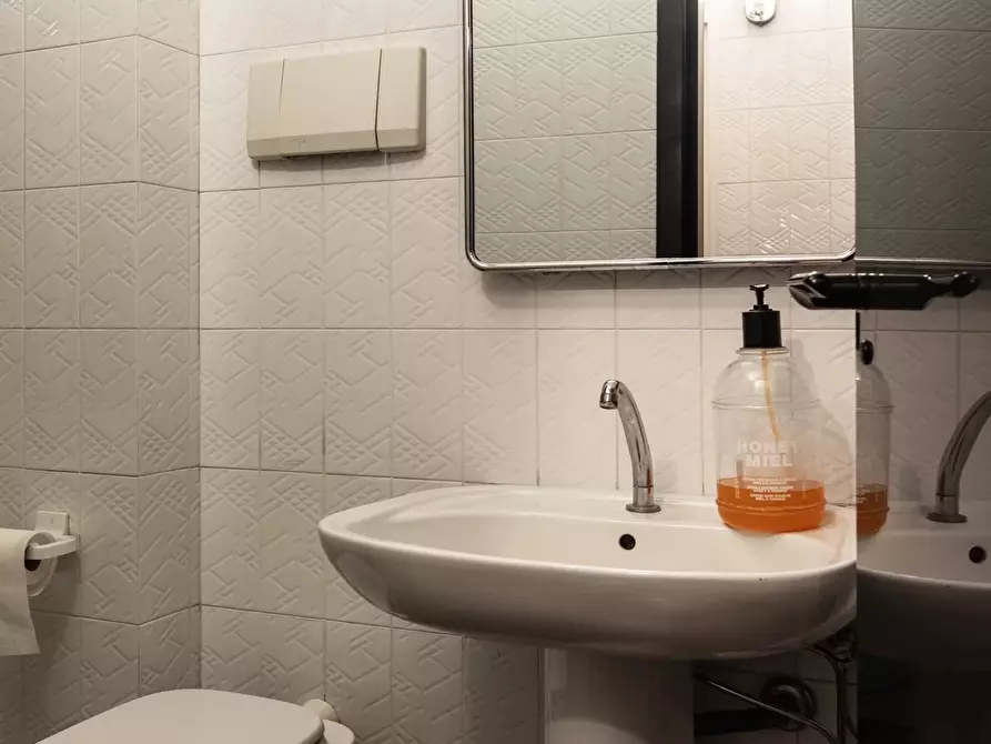 Immagine 18 di Castello in affitto  in Via Spadari a Milano