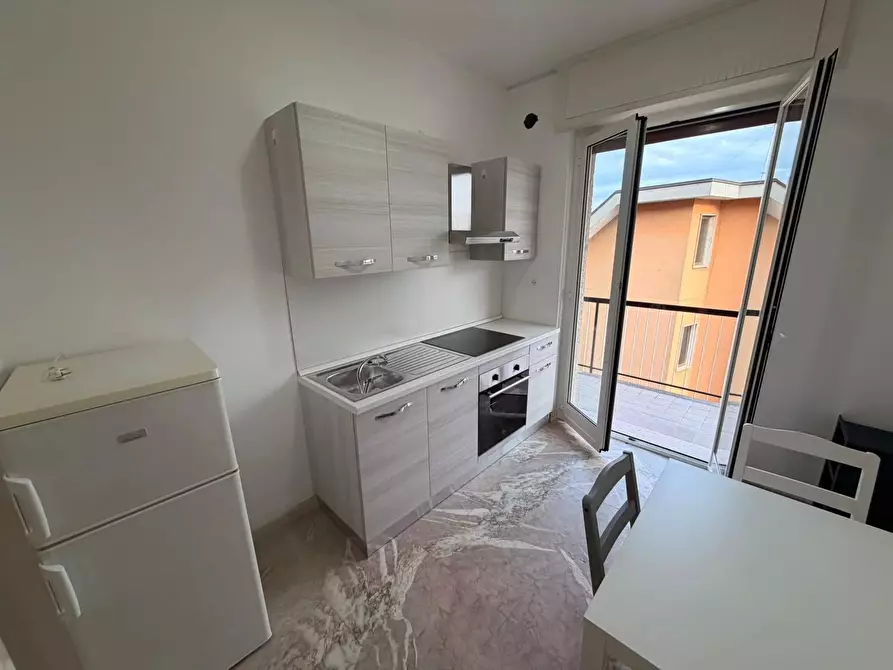 Immagine 1 di Casa trifamiliare in affitto  a Ventimiglia