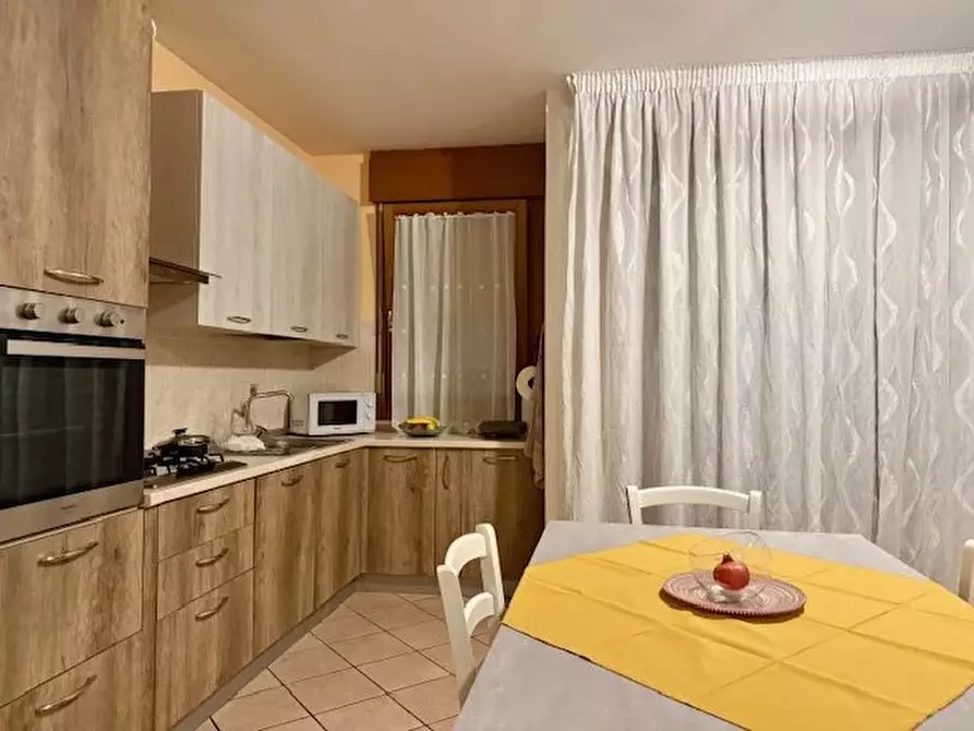 Immagine 4 di Casa trifamiliare in vendita  a Refrontolo