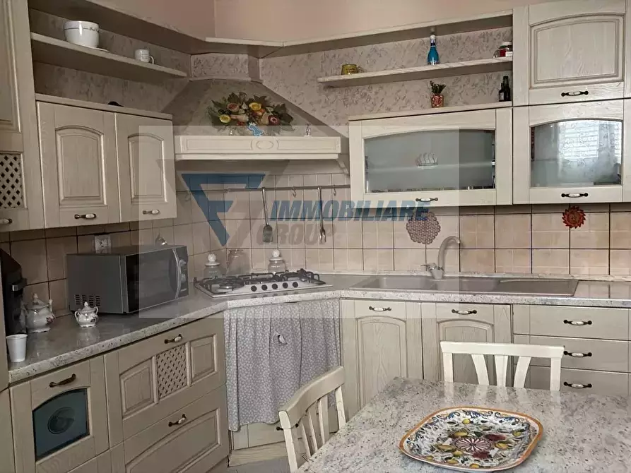 Immagine 2 di Casa trifamiliare in vendita  in Via Firenze a Buccheri