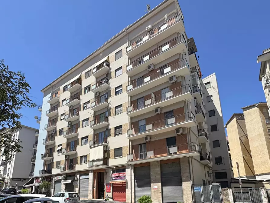 Immagine 23 di Casa trifamiliare in vendita  in Viale della Repubblica, 373 a Cosenza