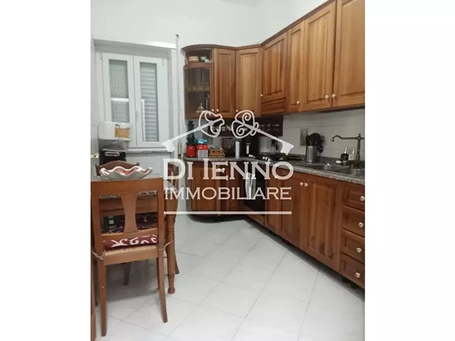 Immagine 7 di Casa trifamiliare in vendita  in Via della Rustica a Roma