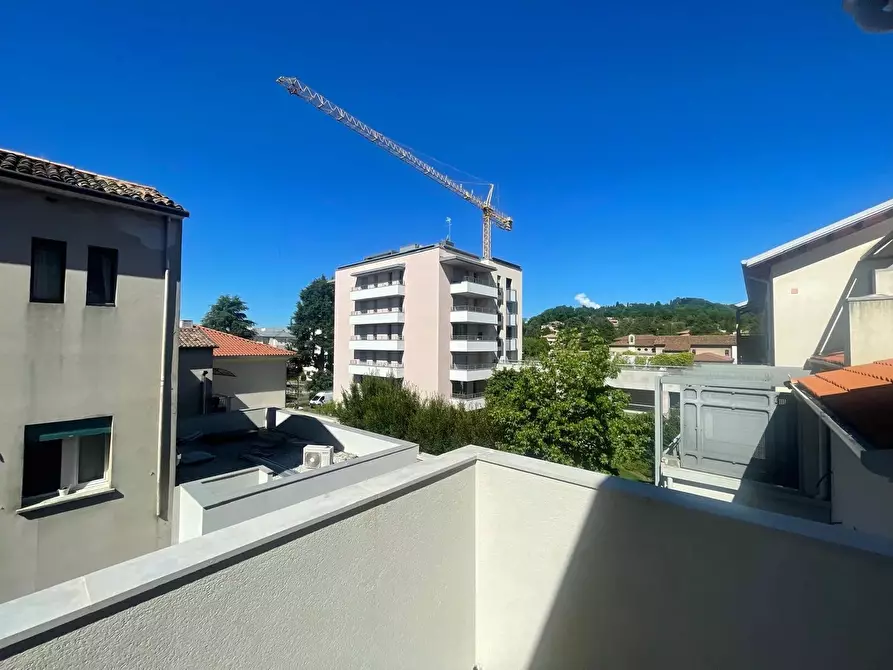 Immagine 3 di Casa trifamiliare in vendita  a Conegliano