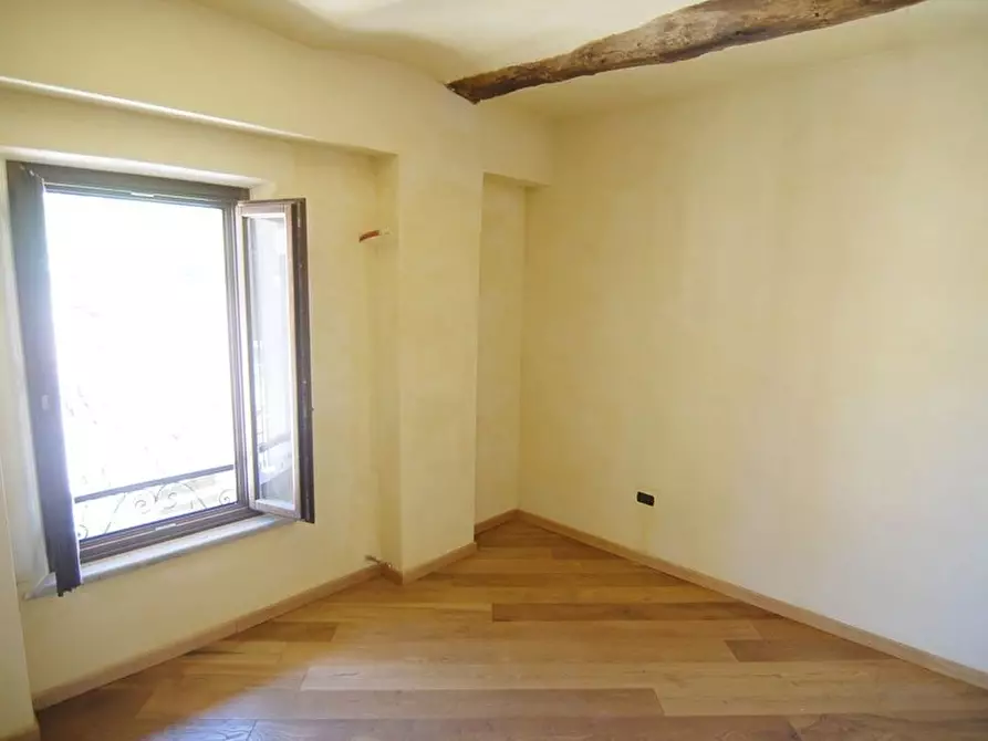 Immagine 7 di Casa trifamiliare in vendita  a Dogliani