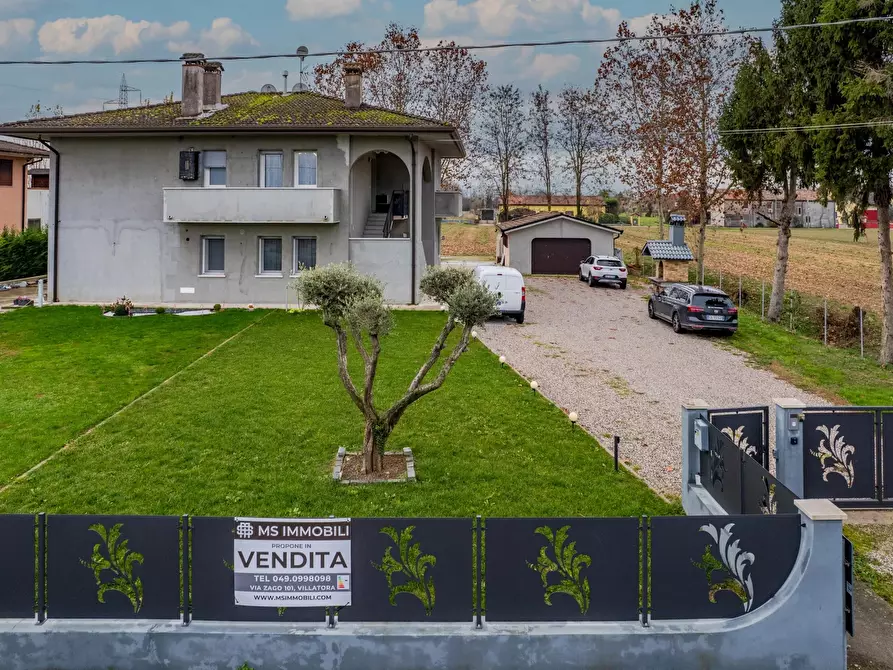 Immagine 1 di Casa trifamiliare in vendita  a Albignasego