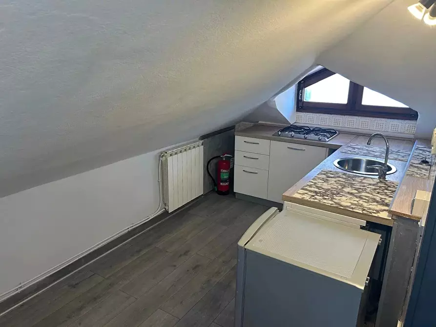 Immagine 4 di Casa trifamiliare in vendita  in Piazza D'Armi, 12 a Camporosso