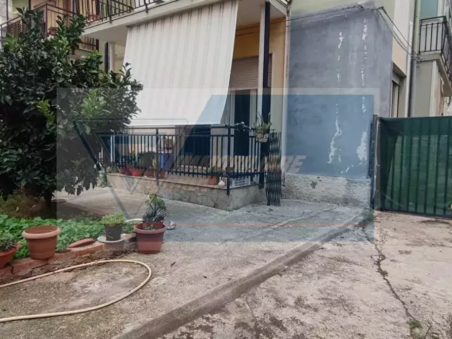Immagine 11 di Casa trifamiliare in vendita  in Via Cassaro, 11 a Siracusa