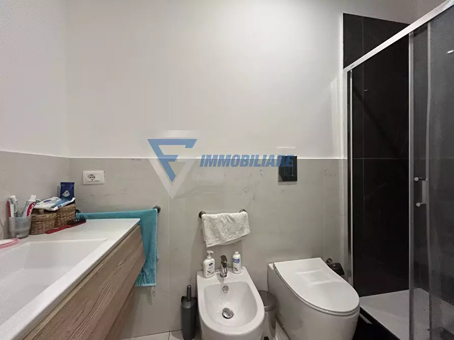 Immagine 8 di Casa trifamiliare in vendita  in VIA CARLENTINI a Siracusa