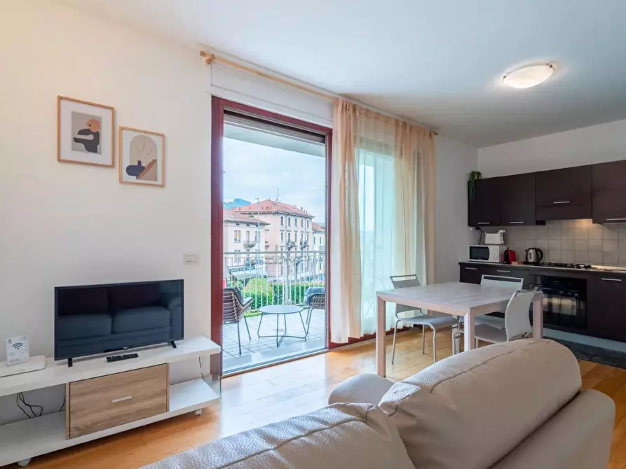 Immagine 1 di Casa trifamiliare in vendita  in Via Bellinzona, 266a a Como
