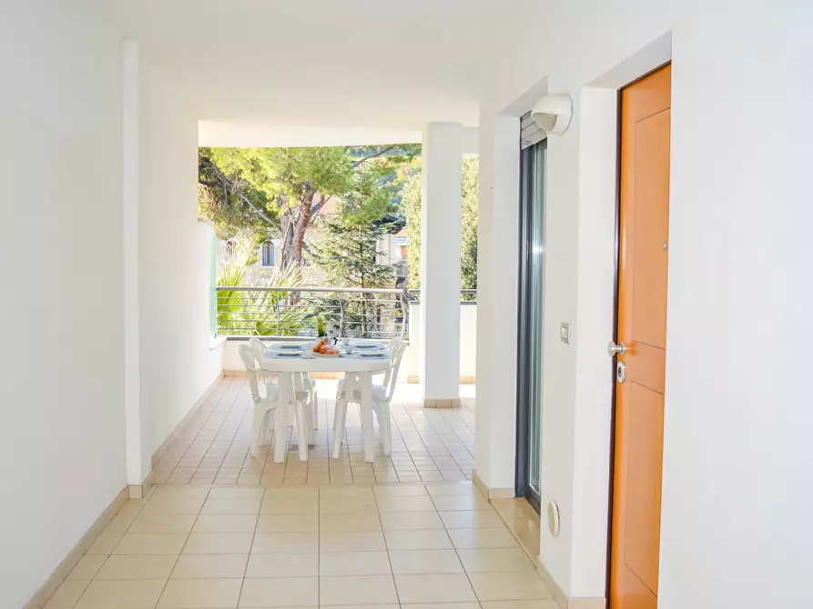 Immagine 28 di Casa trifamiliare in vendita  in via Gabriele D'Annunzio, 209. a Pineto