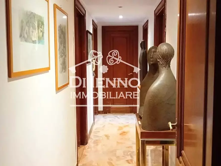 Immagine 1 di Casa trifamiliare in vendita  a Roma