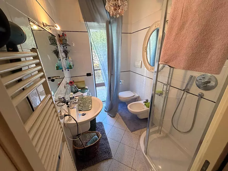 Immagine 11 di Casa trifamiliare in vendita  a Ventimiglia