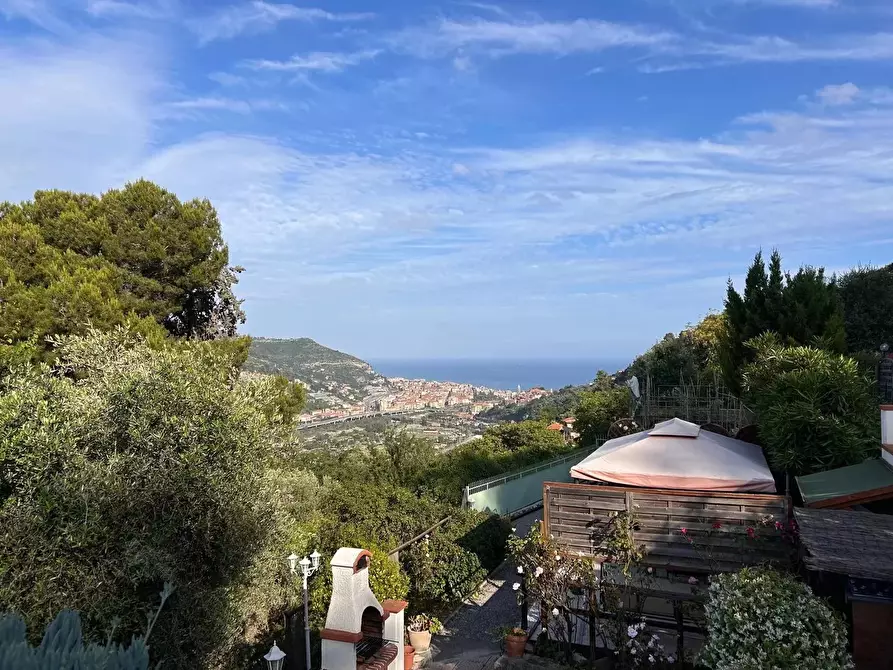 Immagine 1 di Casa trifamiliare in vendita  in Via Sant'Anna 111 a Ventimiglia