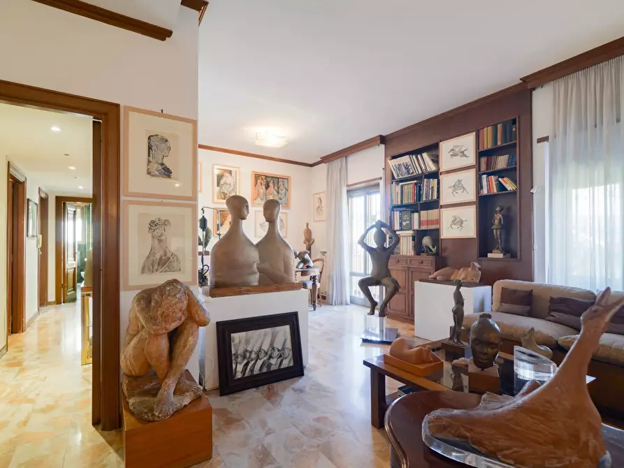 Immagine 27 di Casa trifamiliare in vendita  a Roma