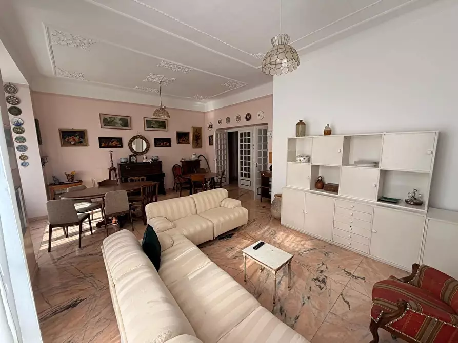 Immagine 4 di Casa trifamiliare in vendita  in Via Cavour, 29 a Ventimiglia