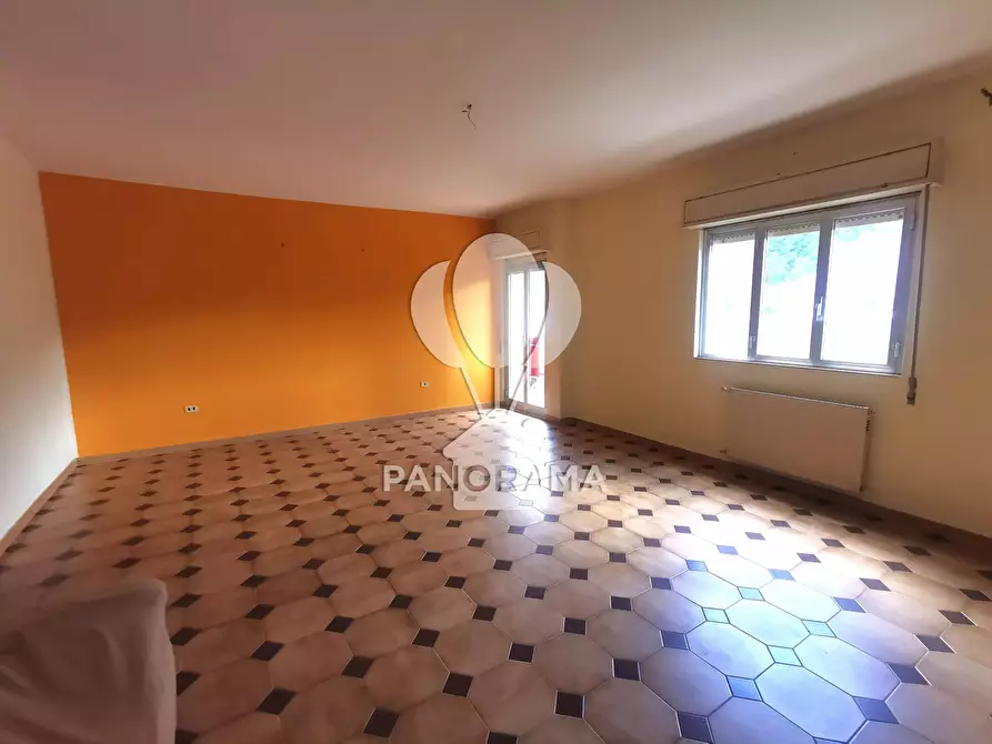 Immagine 2 di Casa trifamiliare in vendita  in Via Pier Santi Mattarella a Partinico