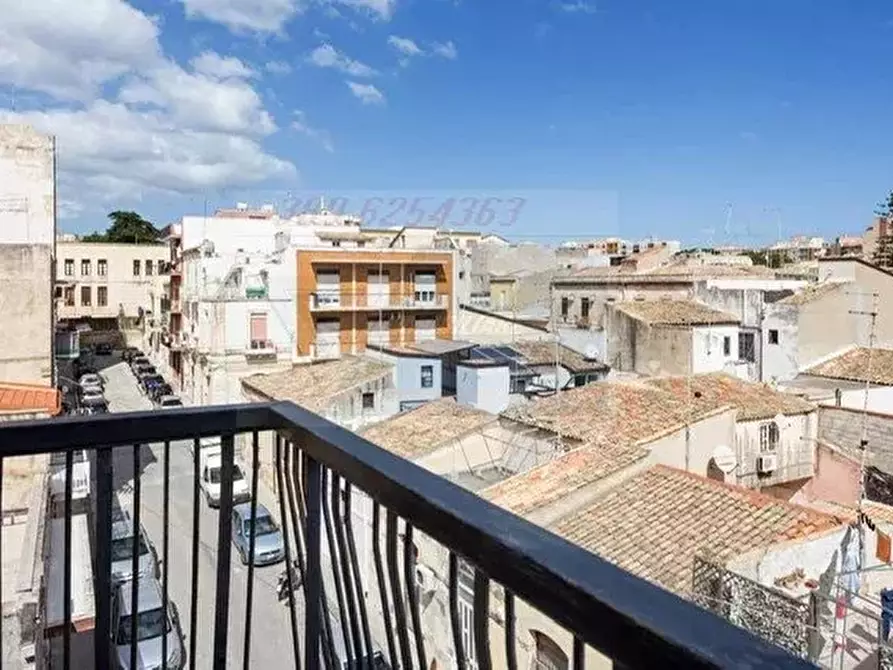 Immagine 17 di Casa trifamiliare in vendita  in via Bainsizza a Siracusa