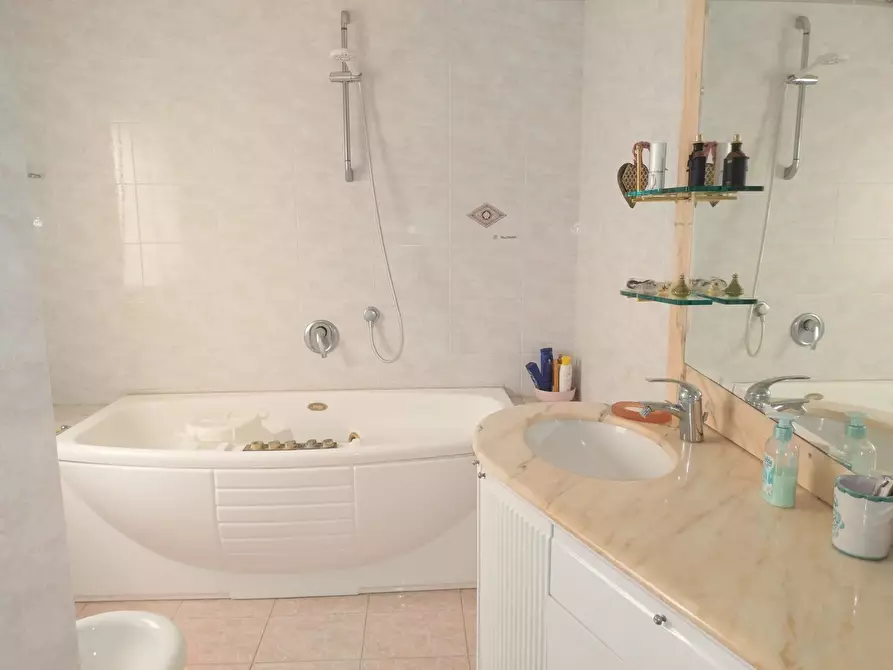 Immagine 28 di Casa trifamiliare in vendita  in Via Giorgio La Pira, n. 34 a Messina