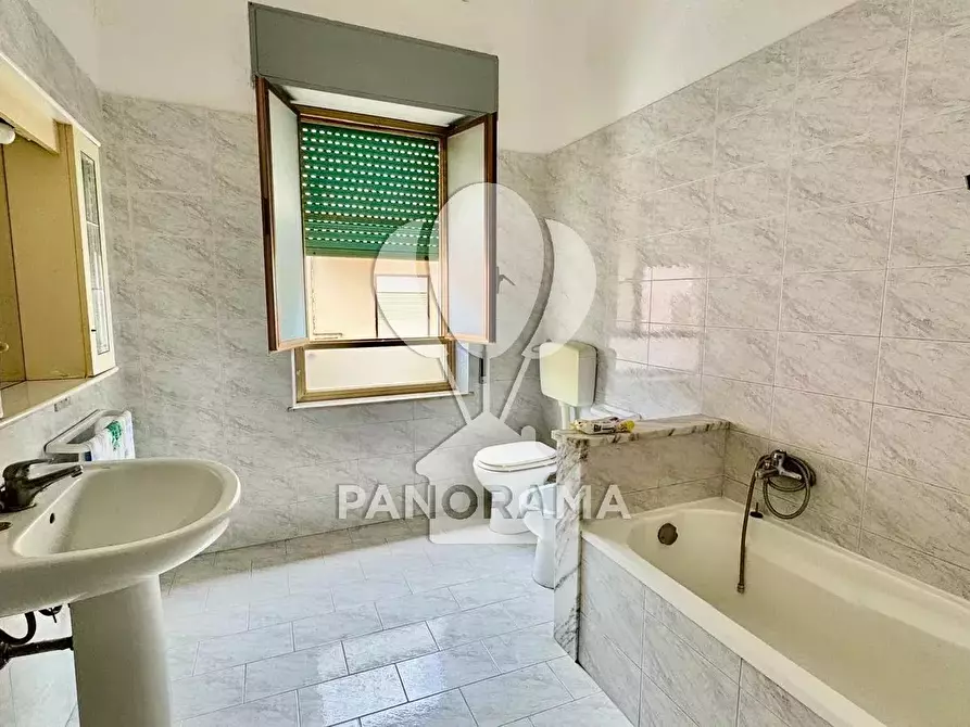 Immagine 5 di Casa trifamiliare in vendita  in Via Principe Amedeo a Balestrate