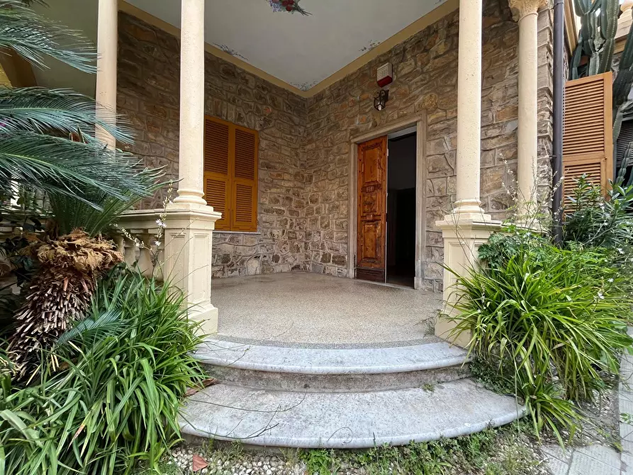 Immagine 1 di Casa trifamiliare in vendita  a Chiavari