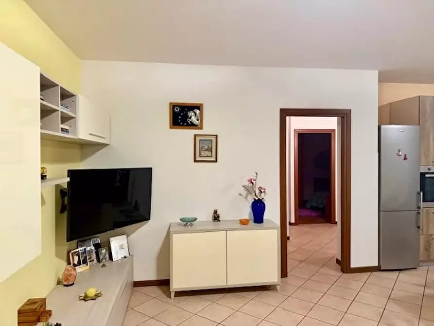 Immagine 11 di Casa trifamiliare in vendita  a Refrontolo