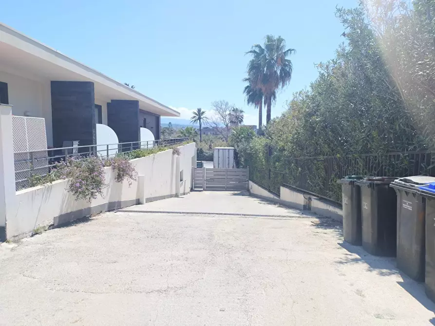 Immagine 21 di Casa trifamiliare in vendita  in Via Consolare Pompea, 1945 a Messina