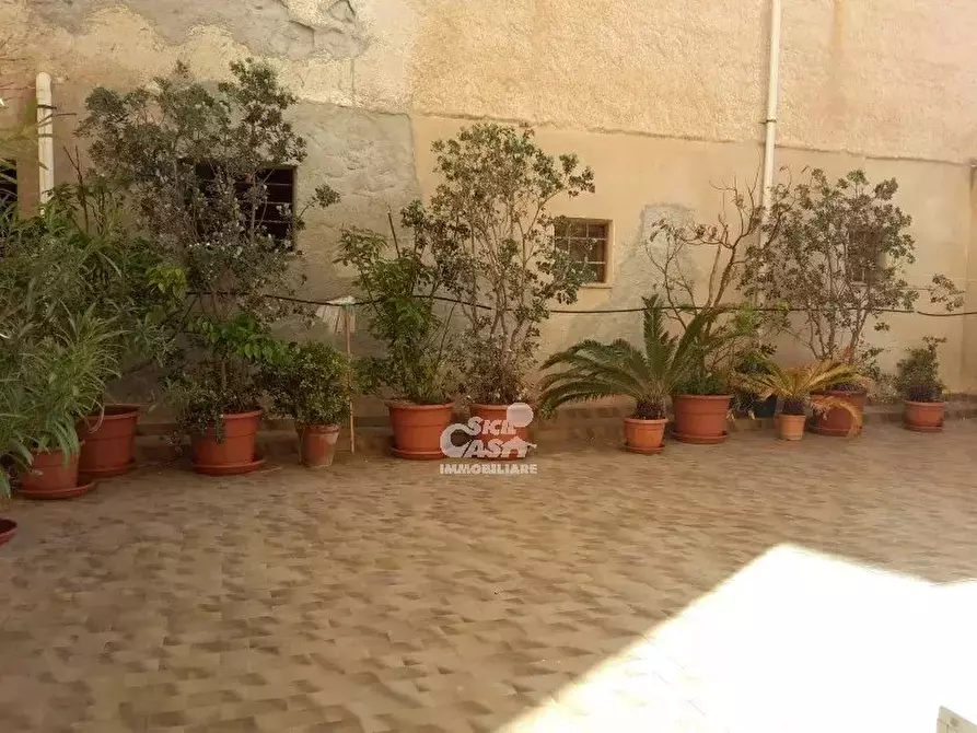 Immagine 9 di Casa trifamiliare in vendita  a Marsala