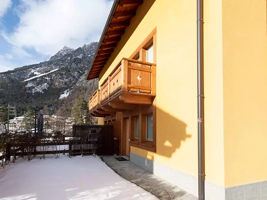 Immagine 1 di Casa trifamiliare in vendita  in Via Adda, 10 a Valdidentro