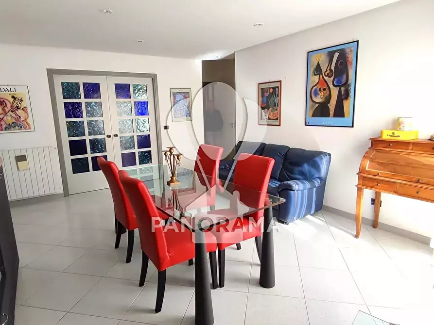 Immagine 43 di Casa trifamiliare in vendita  in Via Florio a Alcamo