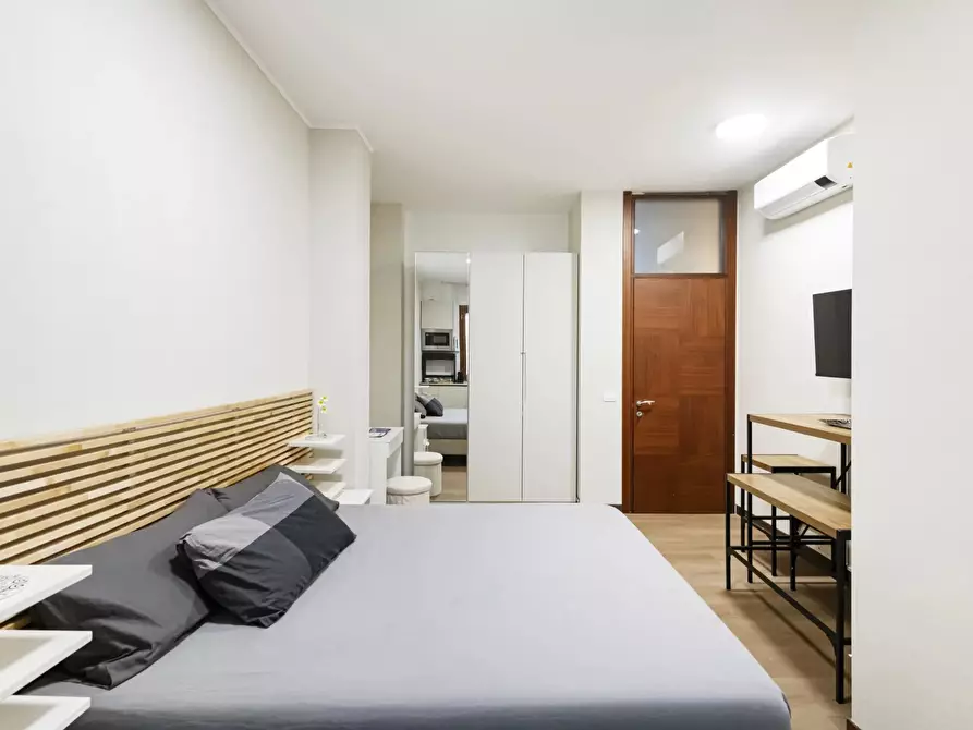Immagine 3 di Casa trifamiliare in affitto  in Via Alfredo Cappellini, 20 a Milano