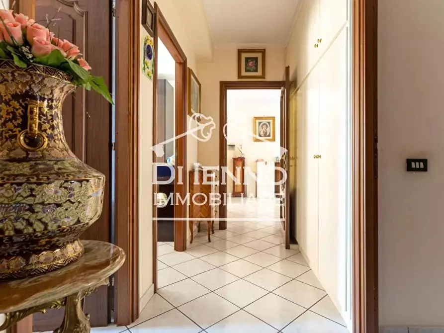 Immagine 8 di Casa trifamiliare in vendita  in Via Cairano a Roma