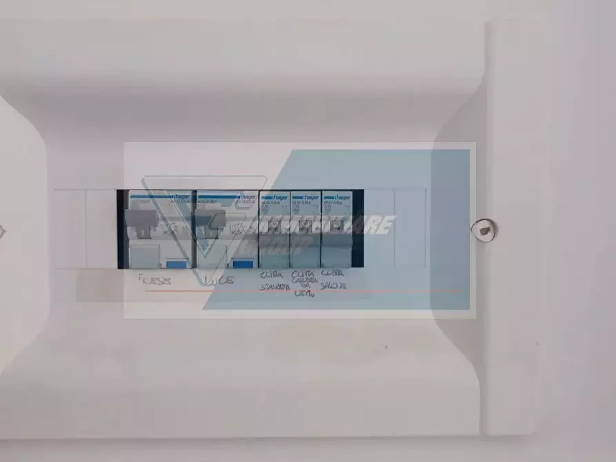 Immagine 24 di Casa trifamiliare in vendita  in Via G. Malfitano a Siracusa