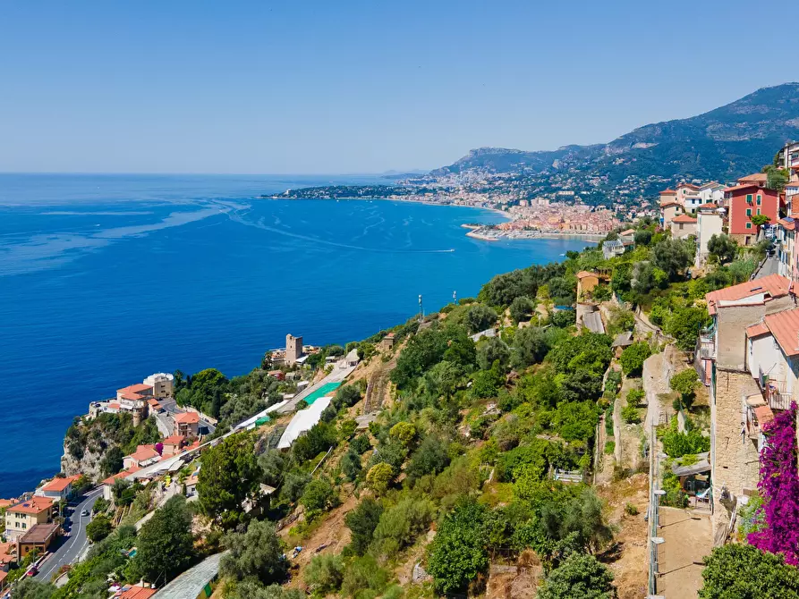 Immagine 14 di Casa trifamiliare in vendita  in Via della Pace, 33 a Ventimiglia