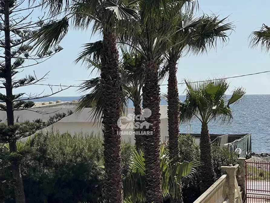 Immagine 6 di Casa trifamiliare in vendita  a Marsala