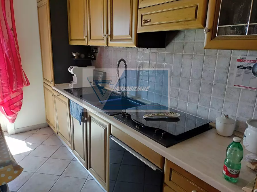 Immagine 11 di Casa trifamiliare in vendita  in Via Pentapoli a Buccheri