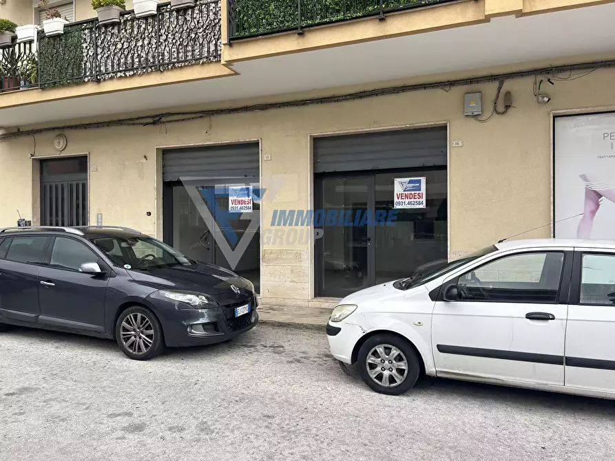 Immagine 1 di Casa trifamiliare in vendita  in via avola a Siracusa