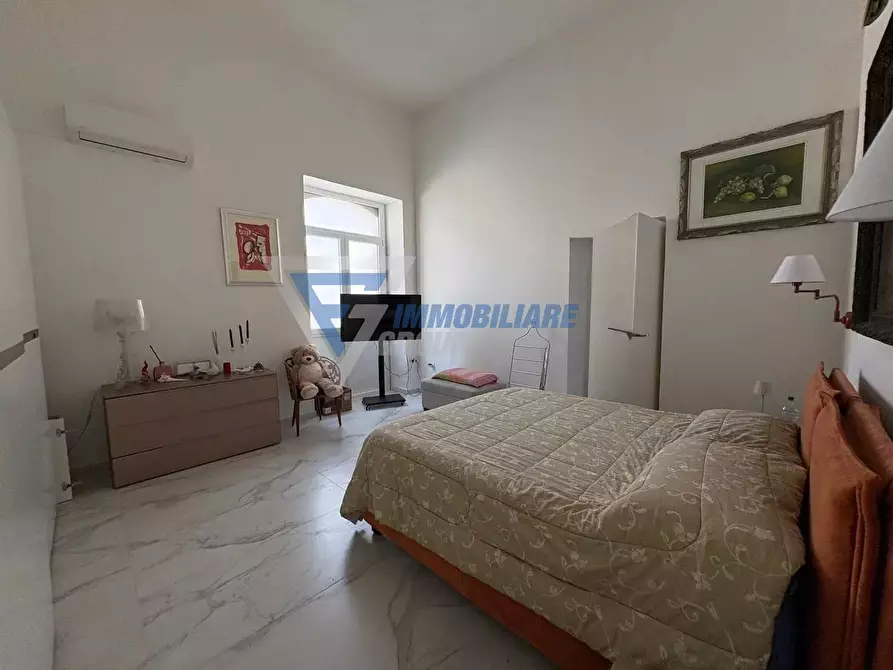 Immagine 3 di Casa trifamiliare in vendita  in Via Giuseppe Privitera a Siracusa